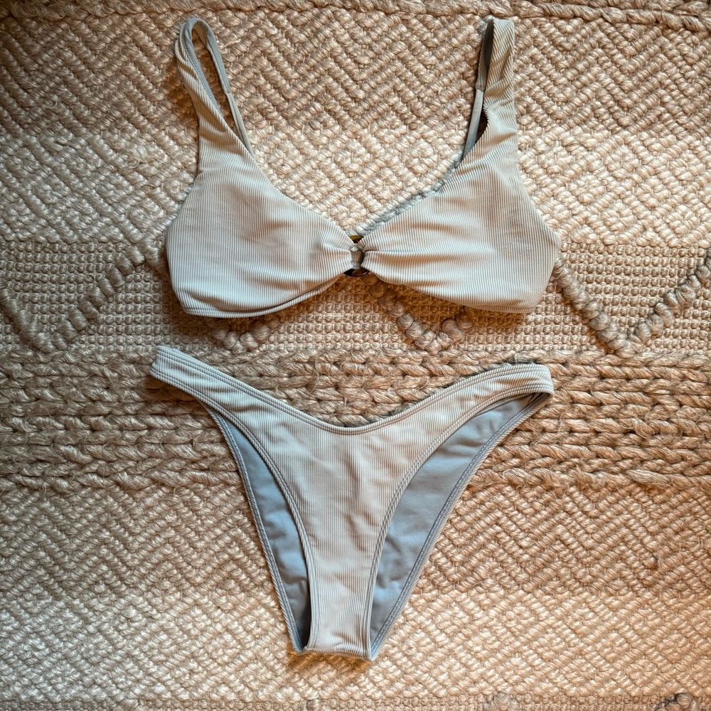 Stylish Ribbed Bikini Set in Light Blue